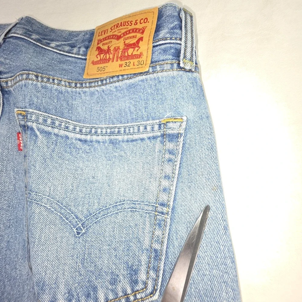 Levi's Men's 505 Blue 32x30 Original Fit Jeans Straight Leg Zip Fly 100% Cotton‎